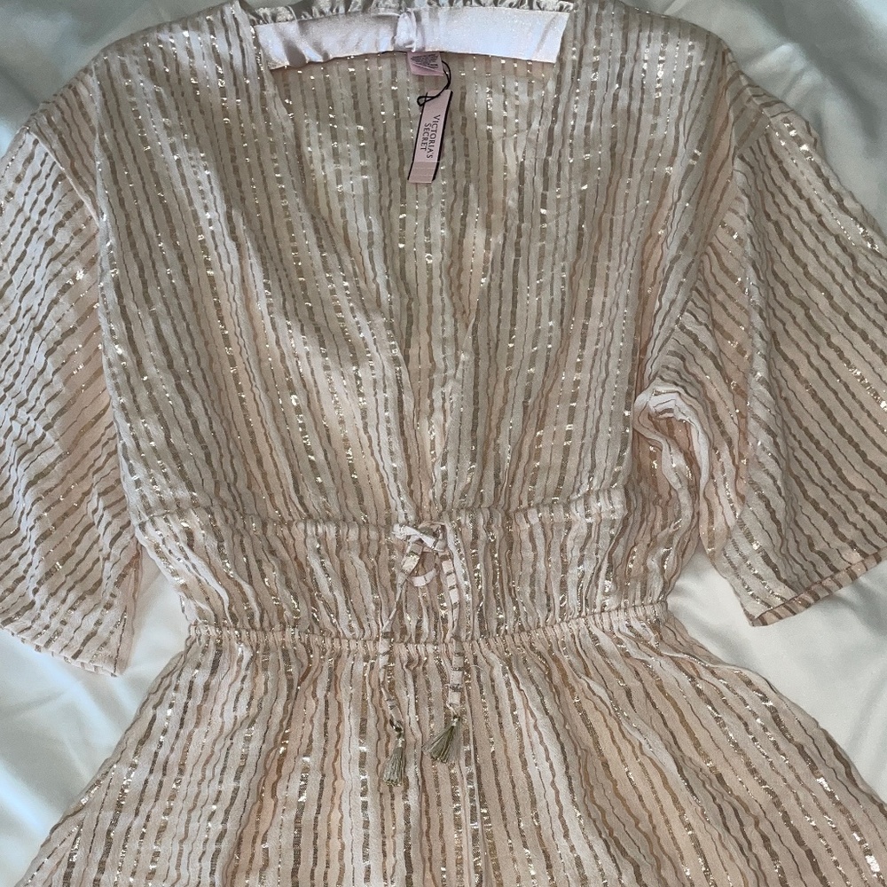 Victoria’s Secret short Romper, ivory with gold shimmer deep plunge- NWT XS